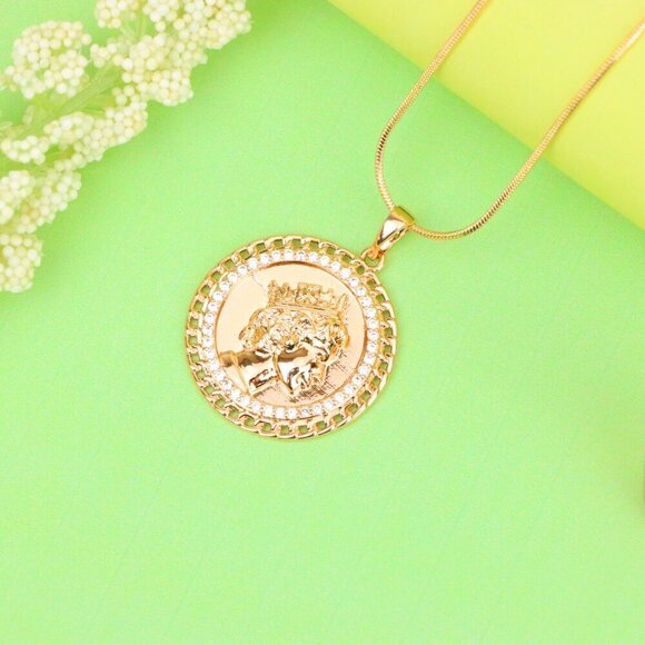 "Rose Gold Coin Pendant with Queen Profile and Iced Border, XPPT1405 - Picture 3 of 13